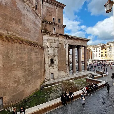 Apartment Pantheon View Experience Rome