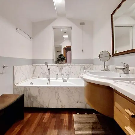 Apartment Pantheon View Experience Rome