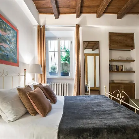 Apartment Pantheon View Experience *