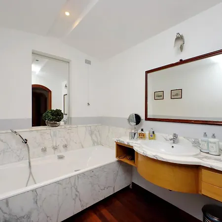 The Pantheon View In The Heart Of