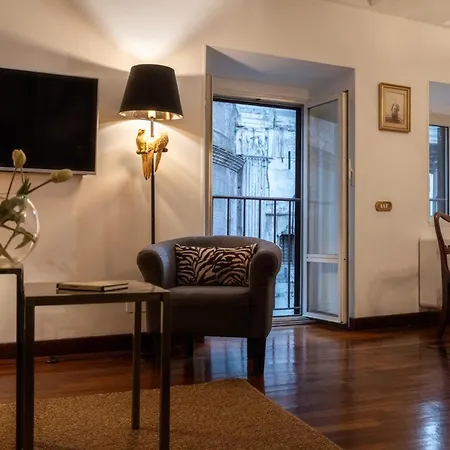 The Pantheon View In The Heart Of *