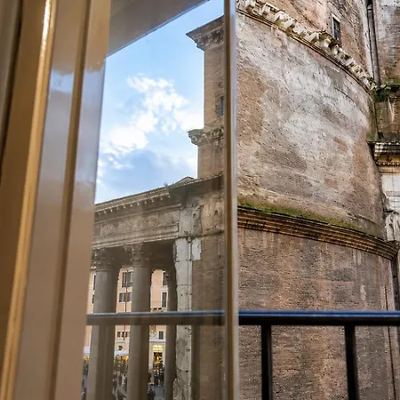 The Pantheon View In The Heart Of *